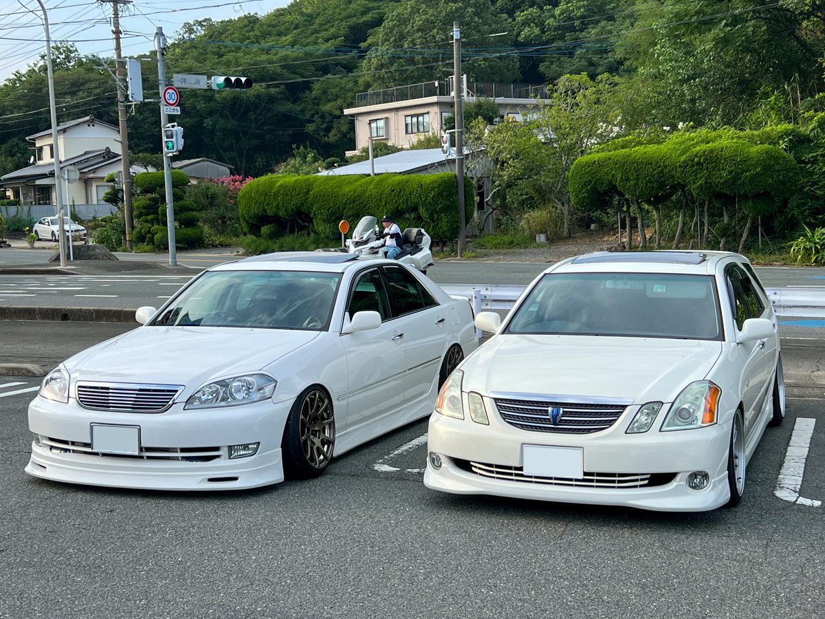 とよふく tweet media