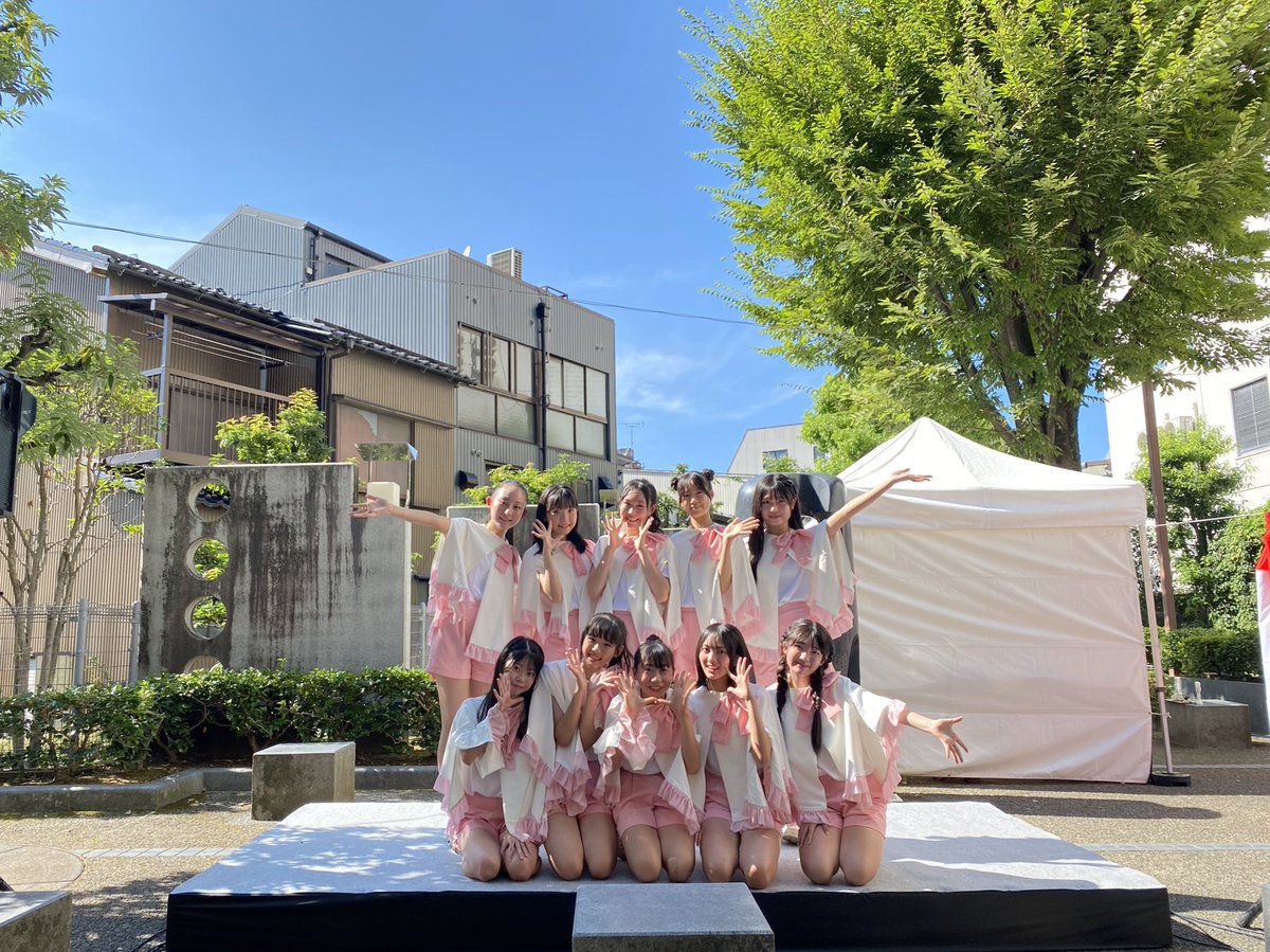 ／
#片町伝馬商店街 第21回 #食楽宵祭り 
＼
📍片町広場

#ジャンピン ライブをご覧いただいた皆さん、ありがとうございました🎀

美味しいものを食べて、まだまだ続くステージも楽しんで、最後まで楽しんでいってください🐴🏮

お写真は #ぶんぶんボウル さんと📸ありがとうございました！