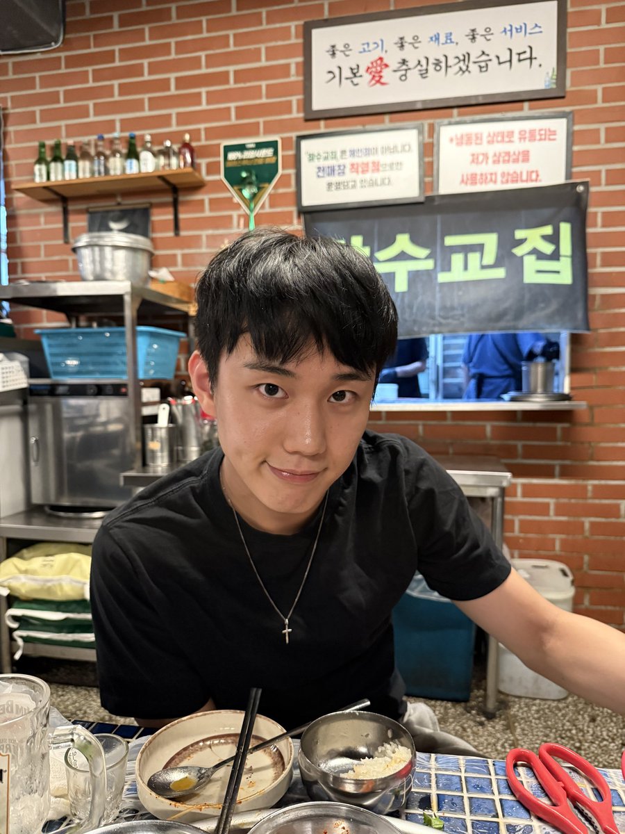 he is so boyfriend coded