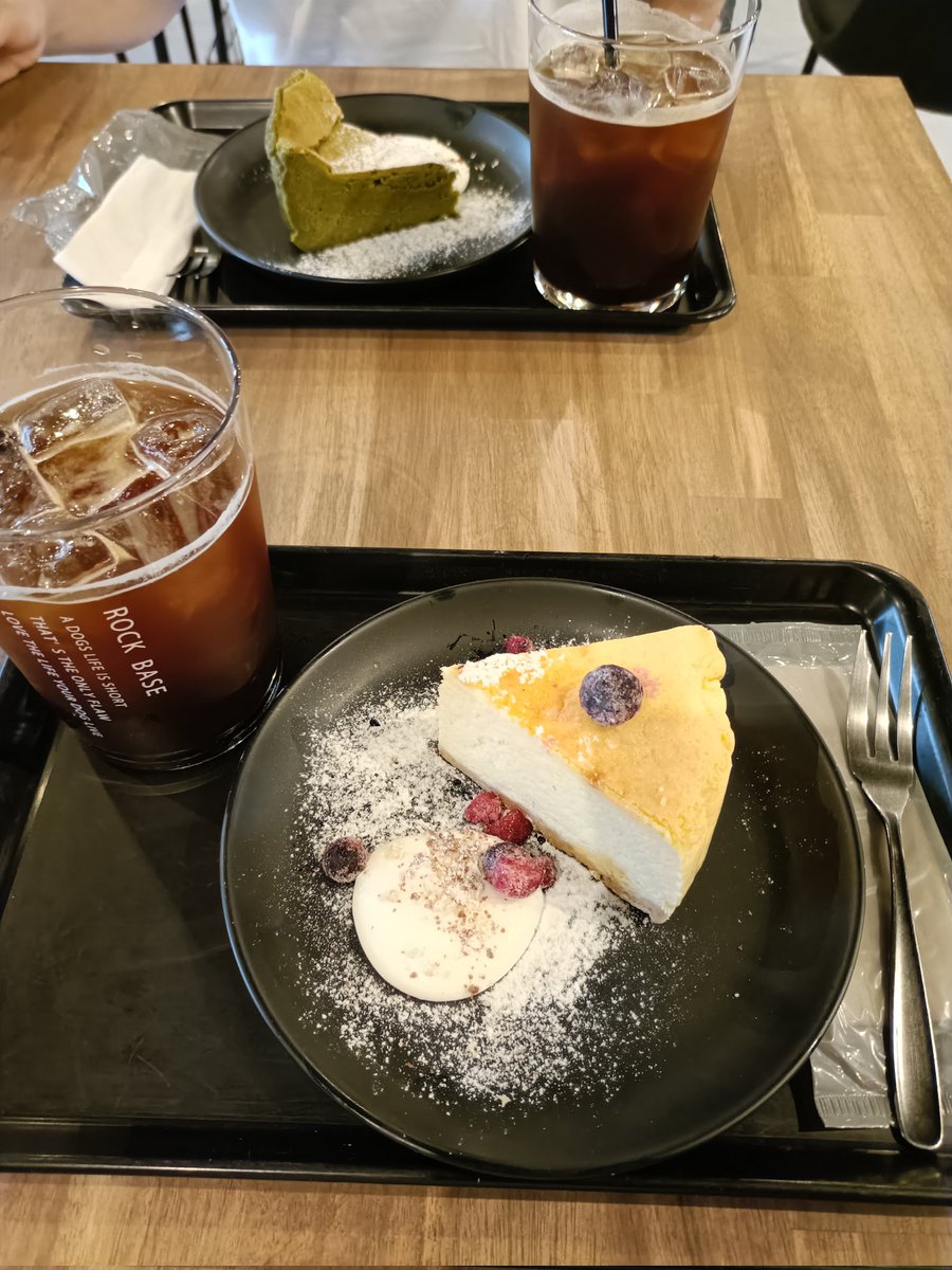 cb400sboldor's tweet photo. #ROCKBASE
イッヌ連れ🆗の古民家カフェ🍰
オーナーさんのハーレー https://t.co/xuRBxMUhql