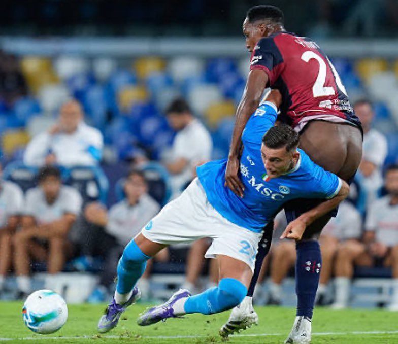 TrollFootball's tweet photo. Meanwhile in Serie A https://t.co/NT1g4THIIK