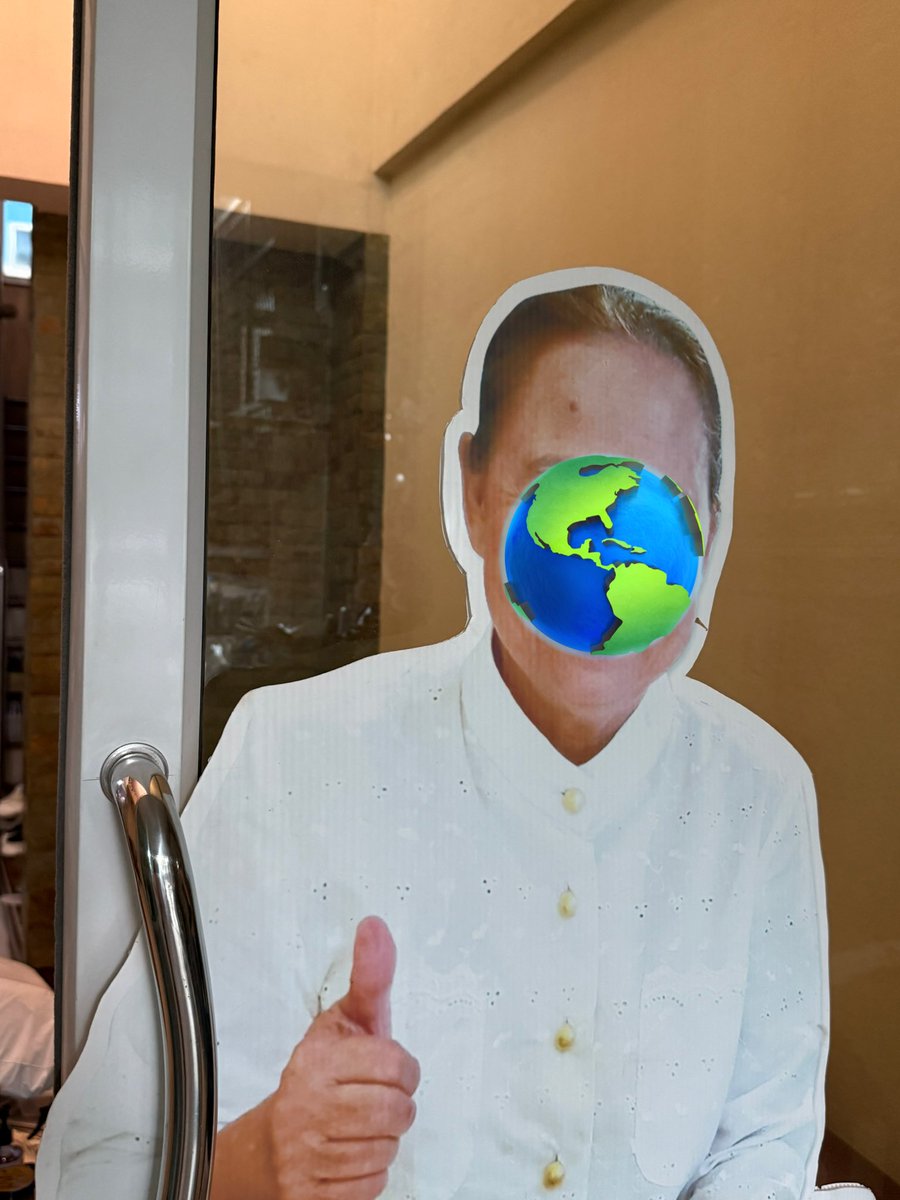 พี่คะ บ้านหนูก็มีสแตนดี้ยายให้แมว555555555555555555555