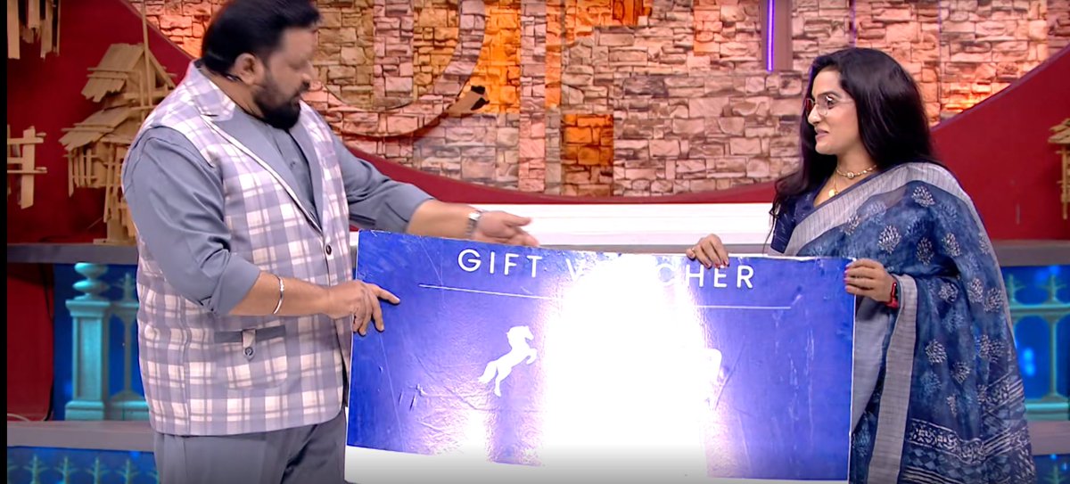 Thirukumaran (@cine_maniac_tk) on Twitter photo The doctor with specs & the guy who gifted him are the most sensible speakers on the show. Yet he didn’t receive a single gift, while this woke feminist who was literally a walking drainage once she opened her mouth got a 10k hamper. What a joke <a href="/vijaytelevision/">Vijay Television</a> #NeeyaNaana The doctor with specs & the guy who gifted him are the most sensible speakers on the show. Yet he didn’t receive a single gift, while this woke feminist who was literally a walking drainage once she opened her mouth got a 10k hamper. What a joke <a href="/vijaytelevision/">Vijay Television</a> #NeeyaNaana