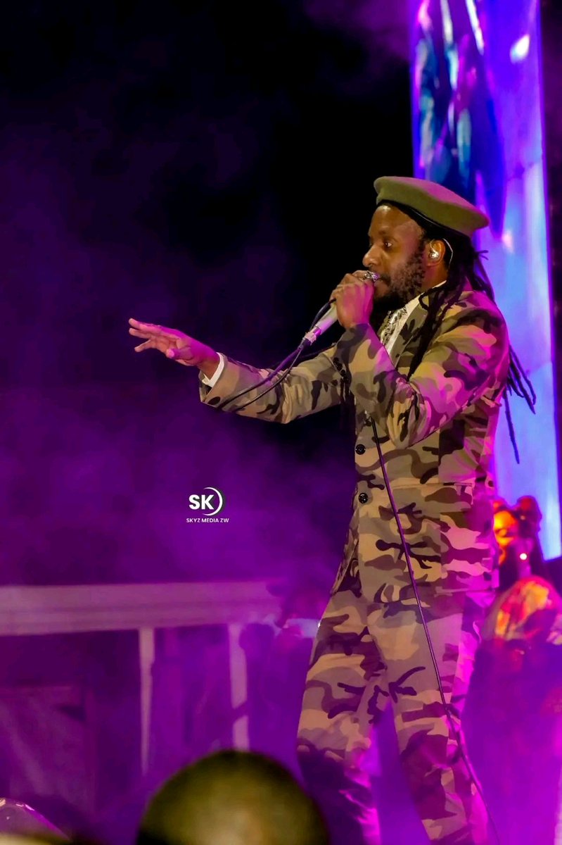 #dandarostreets Gafa rakapinda rakarova combat nezuro!

How many likes for this outfit...🔥💯✔️

📸: Skyz Media ZW