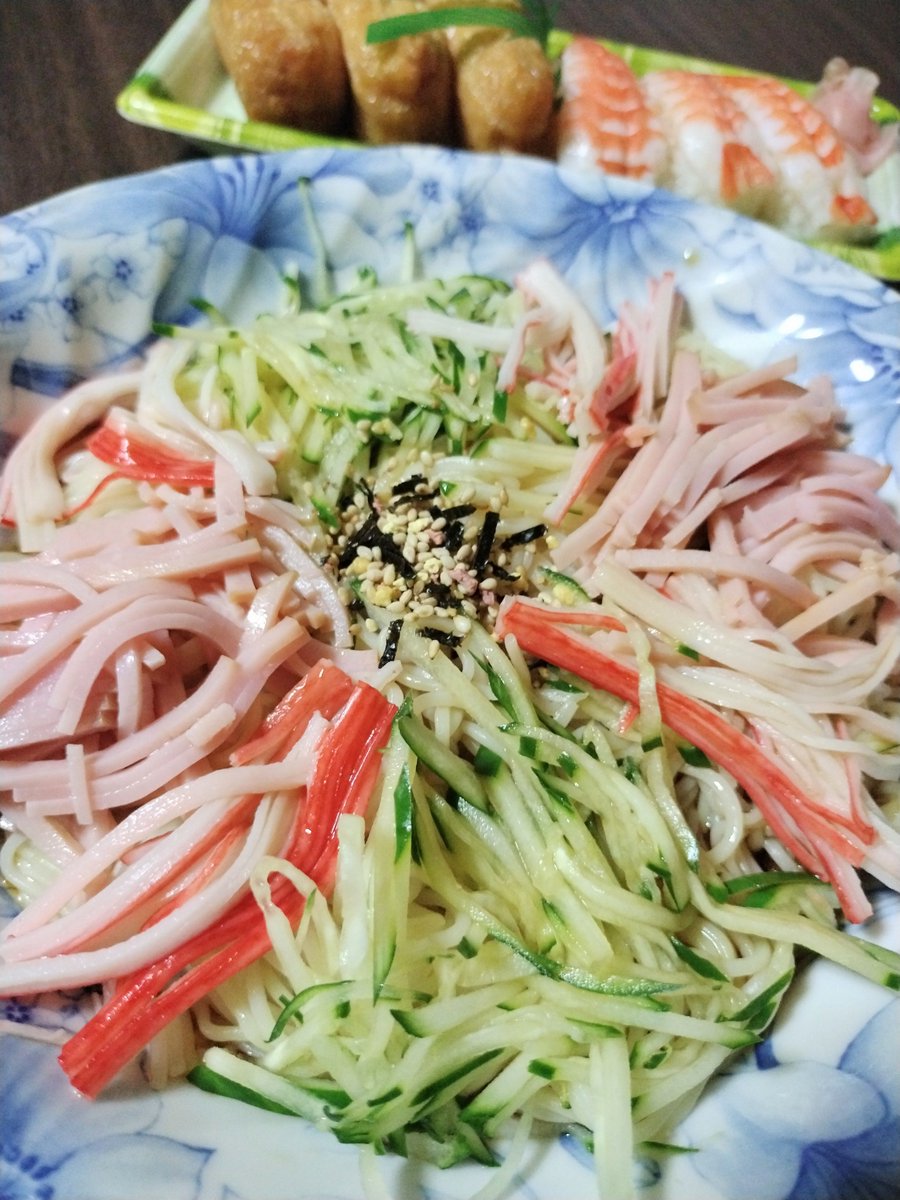 冷やし中華で しめくくり
たべまくり🧑‍🍳