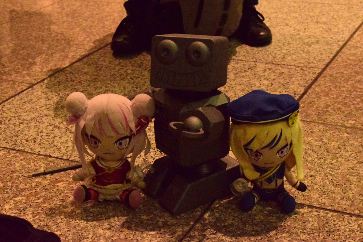 #バブリン総会 
会場にわちゃメカいた～！！！
最後に写真撮らせてもらったけどすごいクオリティだった！
となりにヒメヒナぬい置いてくれた人ありがとー！