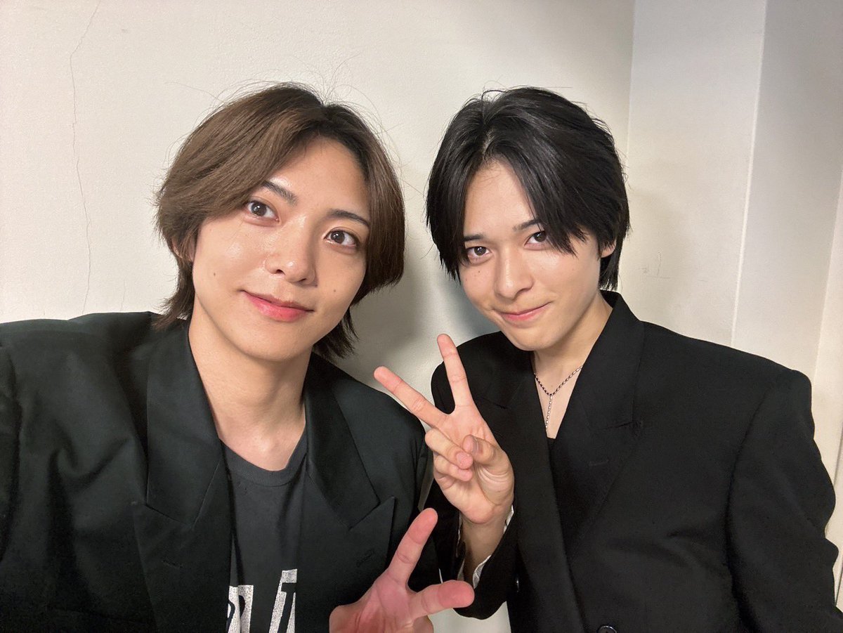 大友至恩 BIRTHDAY EVENT 2025
ご来場、配信をご覧頂きありがとうございました
８月９日に続き３０日もできて幸せでした
大勢の豪華ゲスト様にも感謝でいっぱいです！18歳も楽しみますっ！

告知ー！
本日19時よりニコニコ配信いたしますっ！
最初の15分は無料見れます！是非覗きに来てくださいねっ！