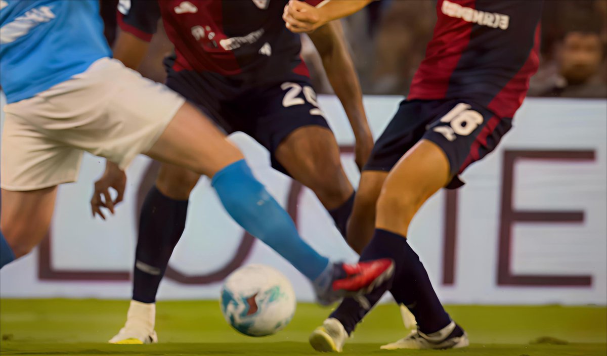 Stesso fallo di un qualsiasi giocatore della Juventus ed è automaticamente espulsione. Chi afferma il contrario è in malafede. Questa è la vostra #Pirateria
 #DeBruyne