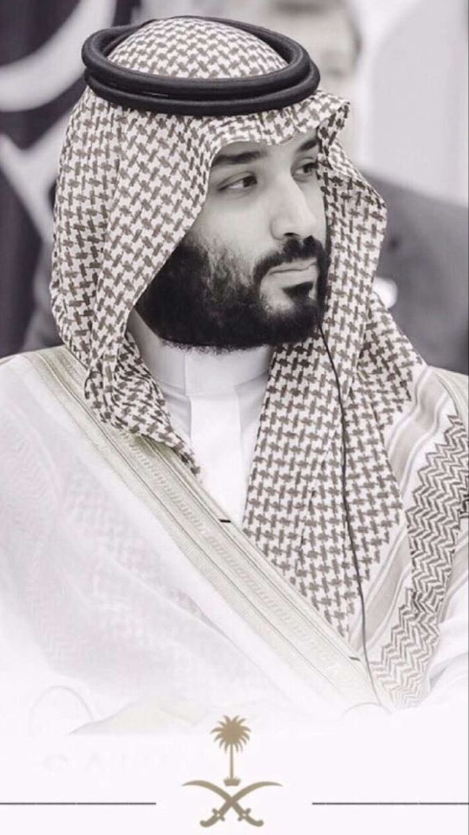 "ظلّلك باليمام .. وبالمدد كلّلك
ياخطاوي الإمام .. ويا دروب الملك
مر أربعين عام .. وتونا في أولك"

 #محمد_بن_سلمان_40_عام