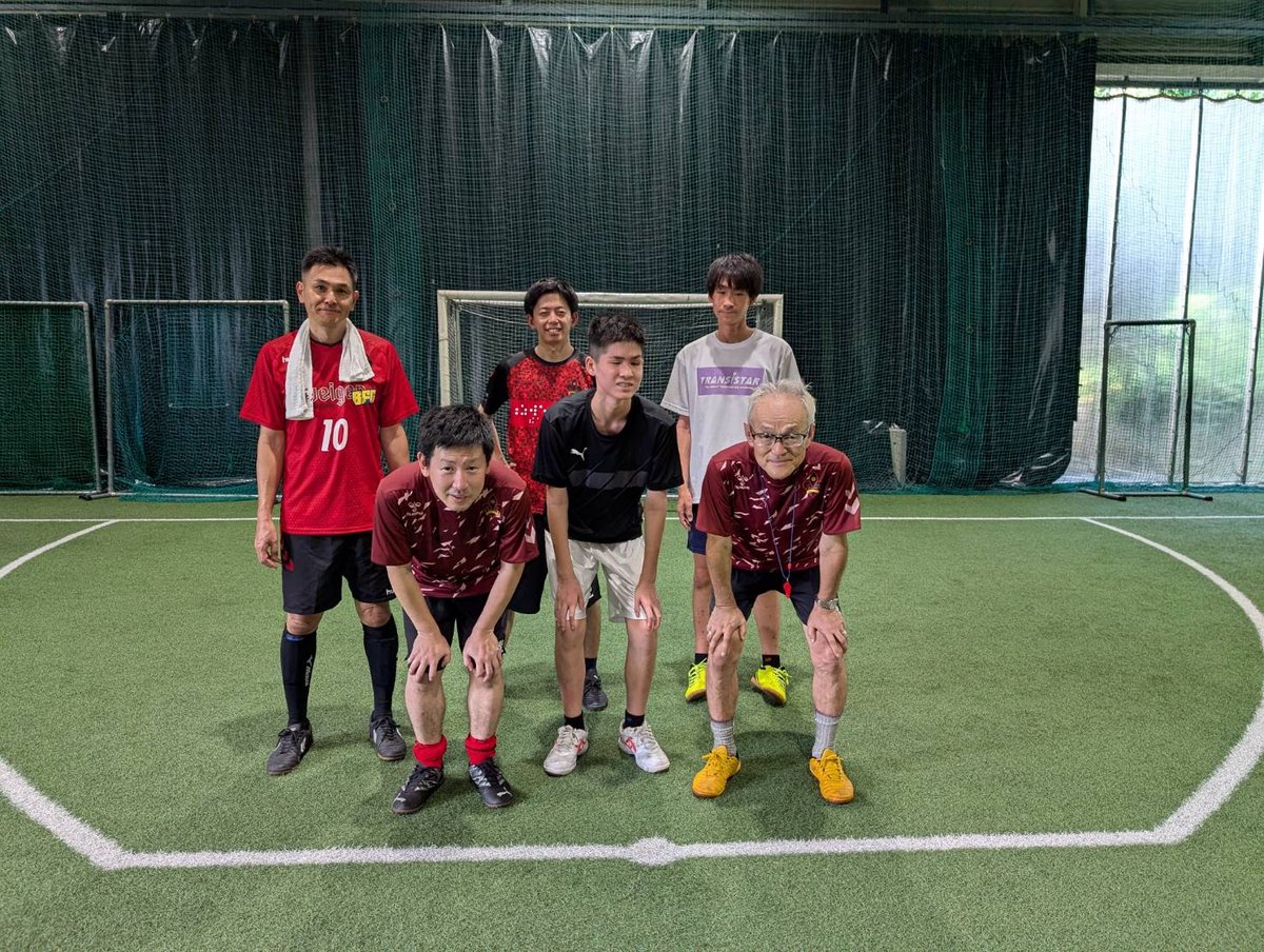 皆さんこんにちは。広報のたなようです。気が付いたらもう8月も終わりですね。それでも暑い日はまだまだ続きます。本日もシェア金沢にて熱い男たちの熱い練習が行われました。熱中しすぎて熱中症にならないでくださいね・・・。皆様もお気をつけてm(__)m