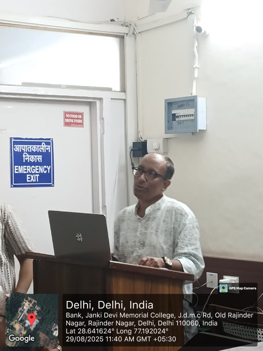 sanjeevzhc's tweet image. Spoke at the ‘Pedagogy Workshop on Indian Political Thought’organized by JDM College @UnivofDelhi . Emphasised how a dialogic pedagogy -drawing from Socratic inquiry, Bhakti dissent, and Gandhian satyagraha—can cultivate both critical engagement and ethical reflection.