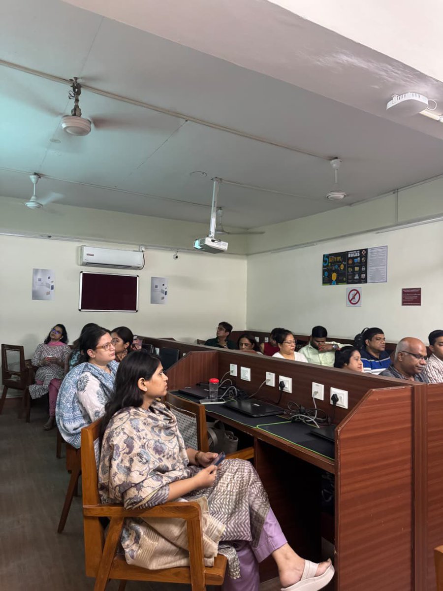 sanjeevzhc's tweet image. Spoke at the ‘Pedagogy Workshop on Indian Political Thought’organized by JDM College @UnivofDelhi . Emphasised how a dialogic pedagogy -drawing from Socratic inquiry, Bhakti dissent, and Gandhian satyagraha—can cultivate both critical engagement and ethical reflection.