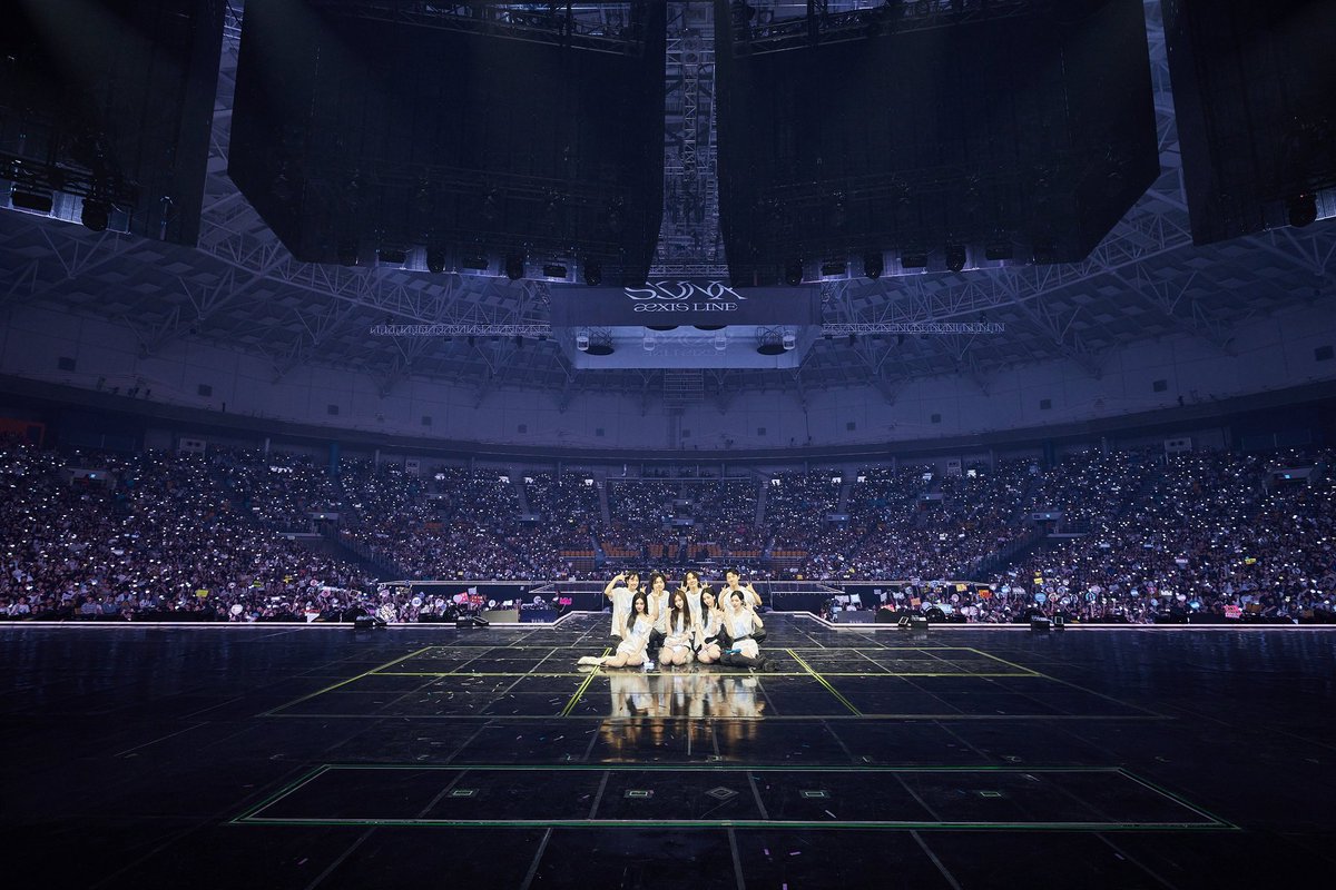youwjimin's tweet photo. Day 2 is a wrap! MYs always give us so much aenergy, support and love. Can't wait to see you again today, as it's the last day of our first (aeXIS LINE) tour! https://t.co/kuCgPJCcXp