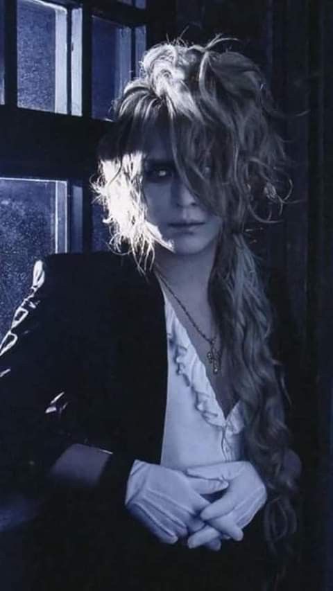 (Sometimes) Hourly Vkei (@manas_only_dear) on Twitter photo 