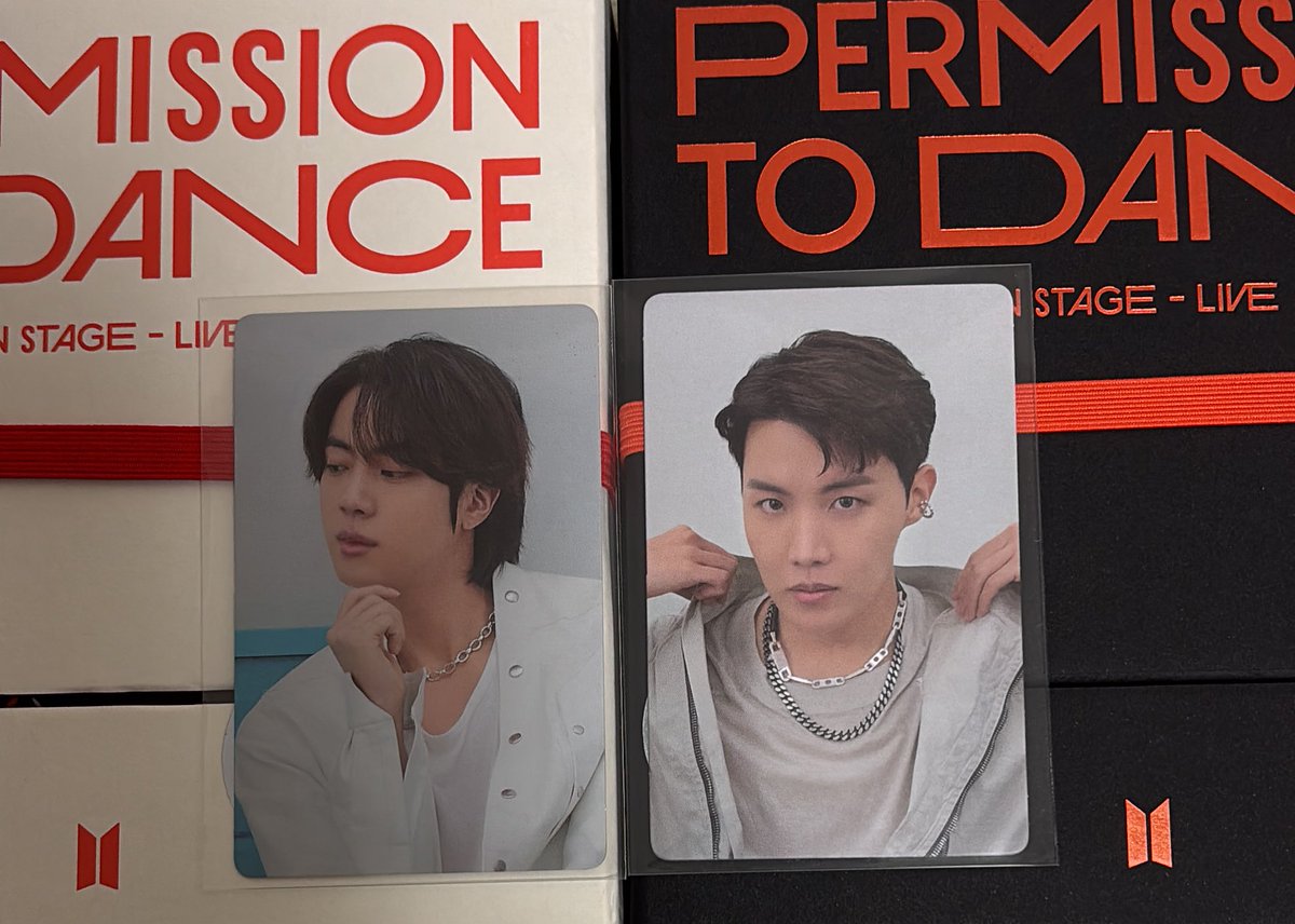 aki1395z_bts's tweet photo. BTS PERMISSION TO DANCE ON STAGE LIVE PTD トレカ フォトカード 交換

譲:Weverse US🇺🇸
JINジン/ J-HOPE ホソク

求:
JIMIN ジミン 同種

条件の合う方いらっしゃいましたら、リプまたはDMお願いします。
追跡あり郵送または都内手渡し希望です。
よろしくお願いします🙇‍♀️ https://t.co/whui6qgrjH