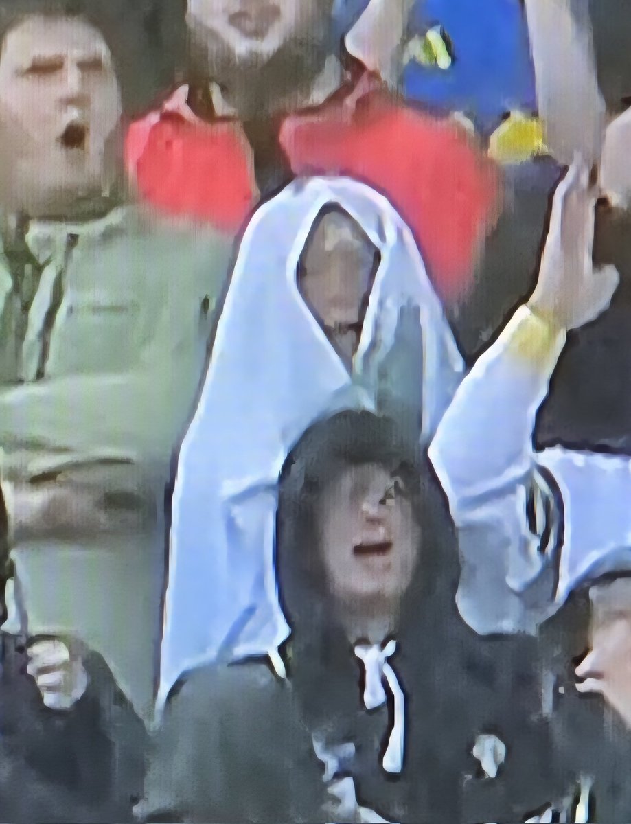 Suzanne 🌻 tweet media