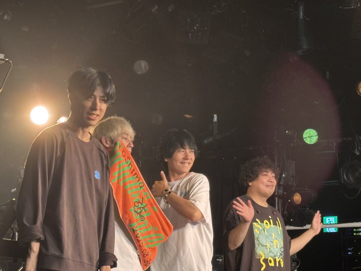 fp_soo2's tweet image. 昨日のflumpool広島めっちゃ良かった〜！！
わりと近くで見れたし、ライブで聴いた事なかった曲もたくさん聴けたし最高🙌🙌
ランダムグッズも一生さんのサイン入り当たって感謝🙏
#flumpool