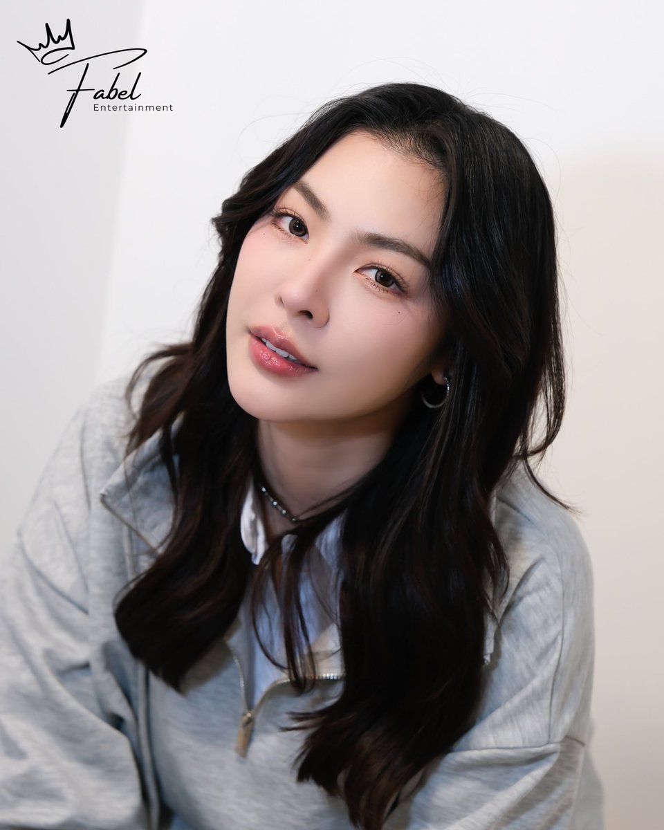 มาจ้องตากันนนนนน 👀

PERAYA DRESSING LAB
#YoungTuxFaye