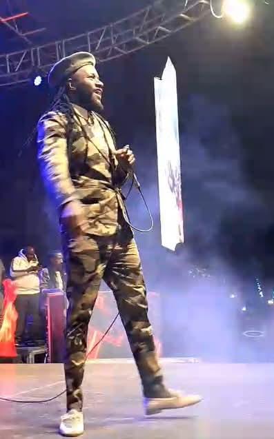 The clown 🤡 was inspired by JP to wear a camouflage suit 👏🏻