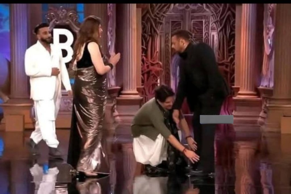 Nikhil chavda (@nikhilchavdagj1) on Twitter photo सलमान खान के पांव लगने वाले का नाम क्या है बताओ । सलमान खान के पांव लगने वाले का नाम क्या है बताओ ।