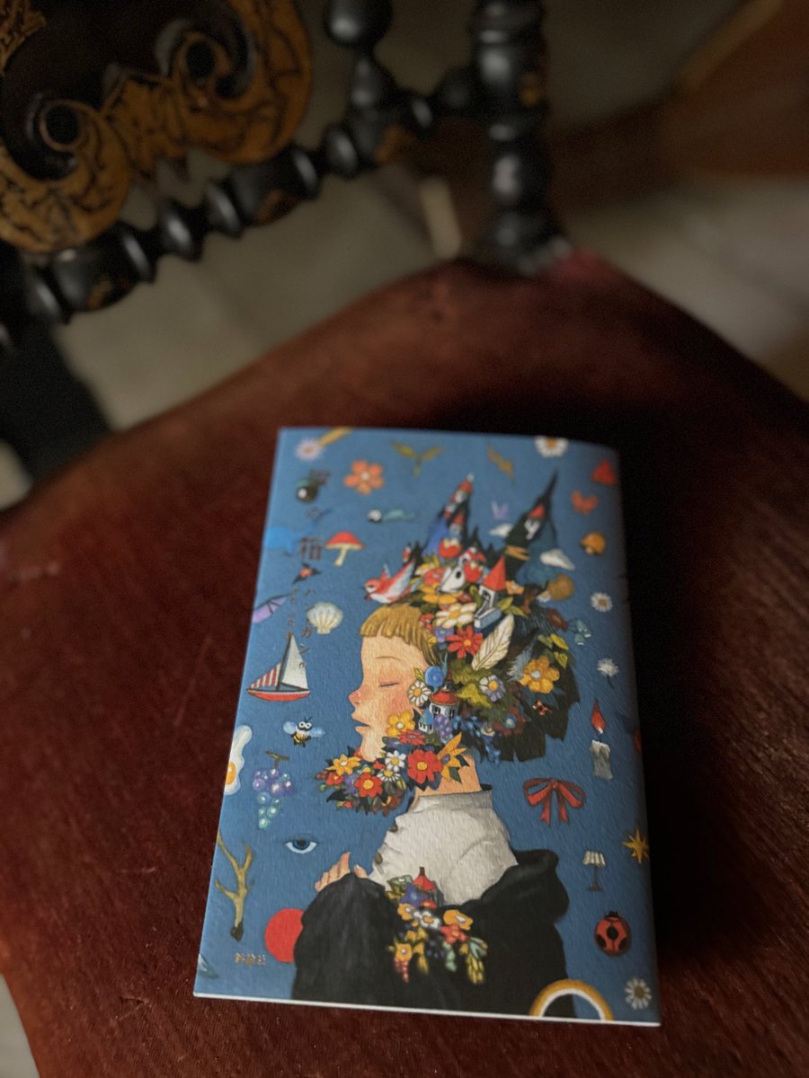 ハン・ガン「涙の箱」

美しい物語に出会いました。

それは童話。

心を洗い流してくれる … 箱の中の涙たちの輝き…

私の涙は何色かしら。