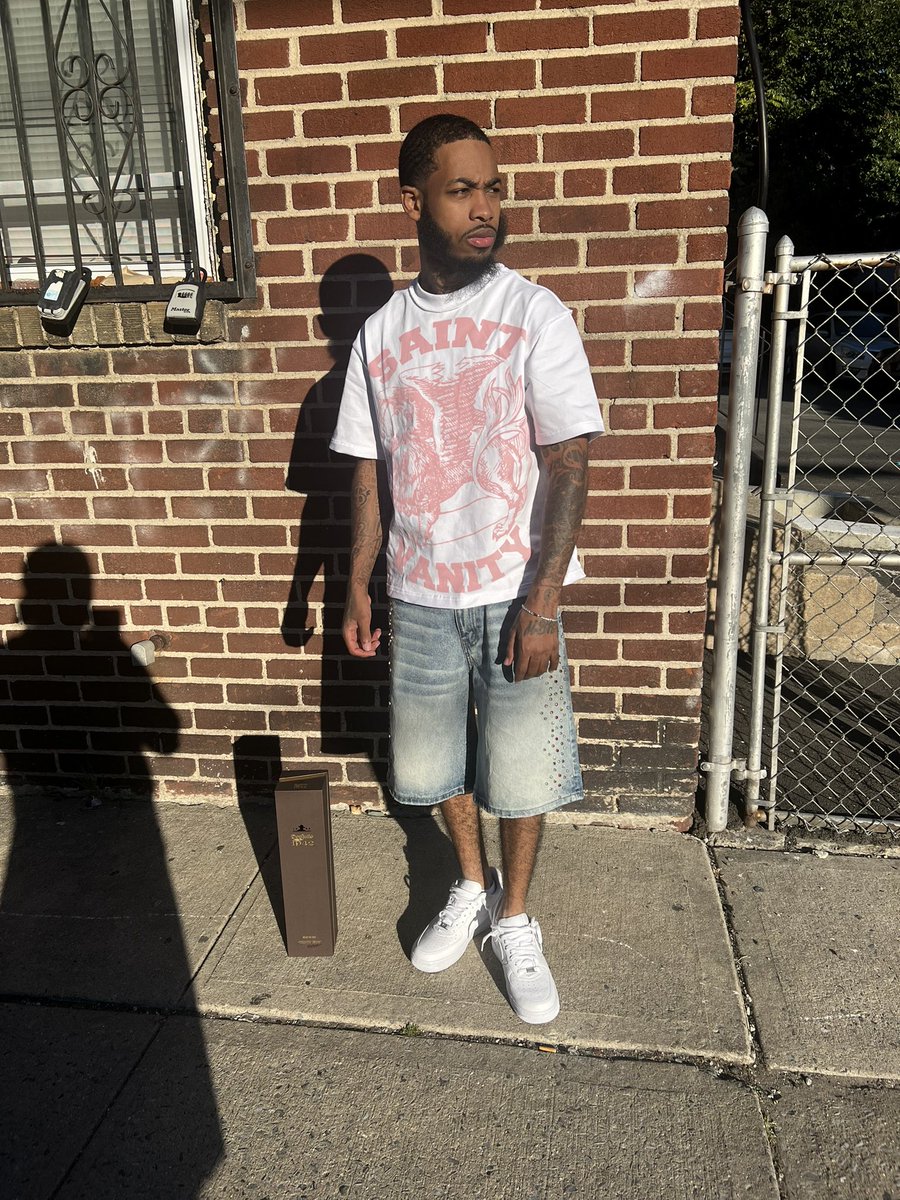 EBGCASH's tweet image. Outside …