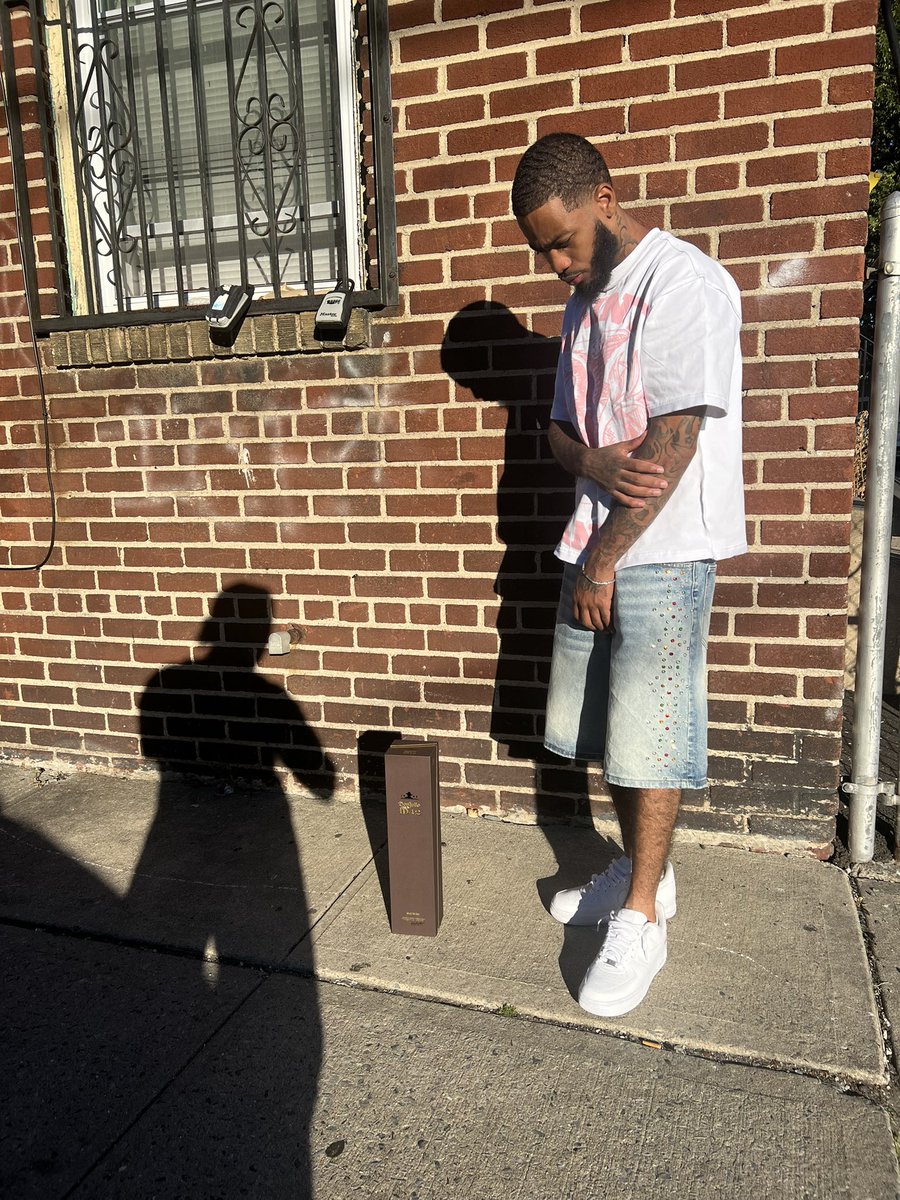 EBGCASH's tweet image. Outside …