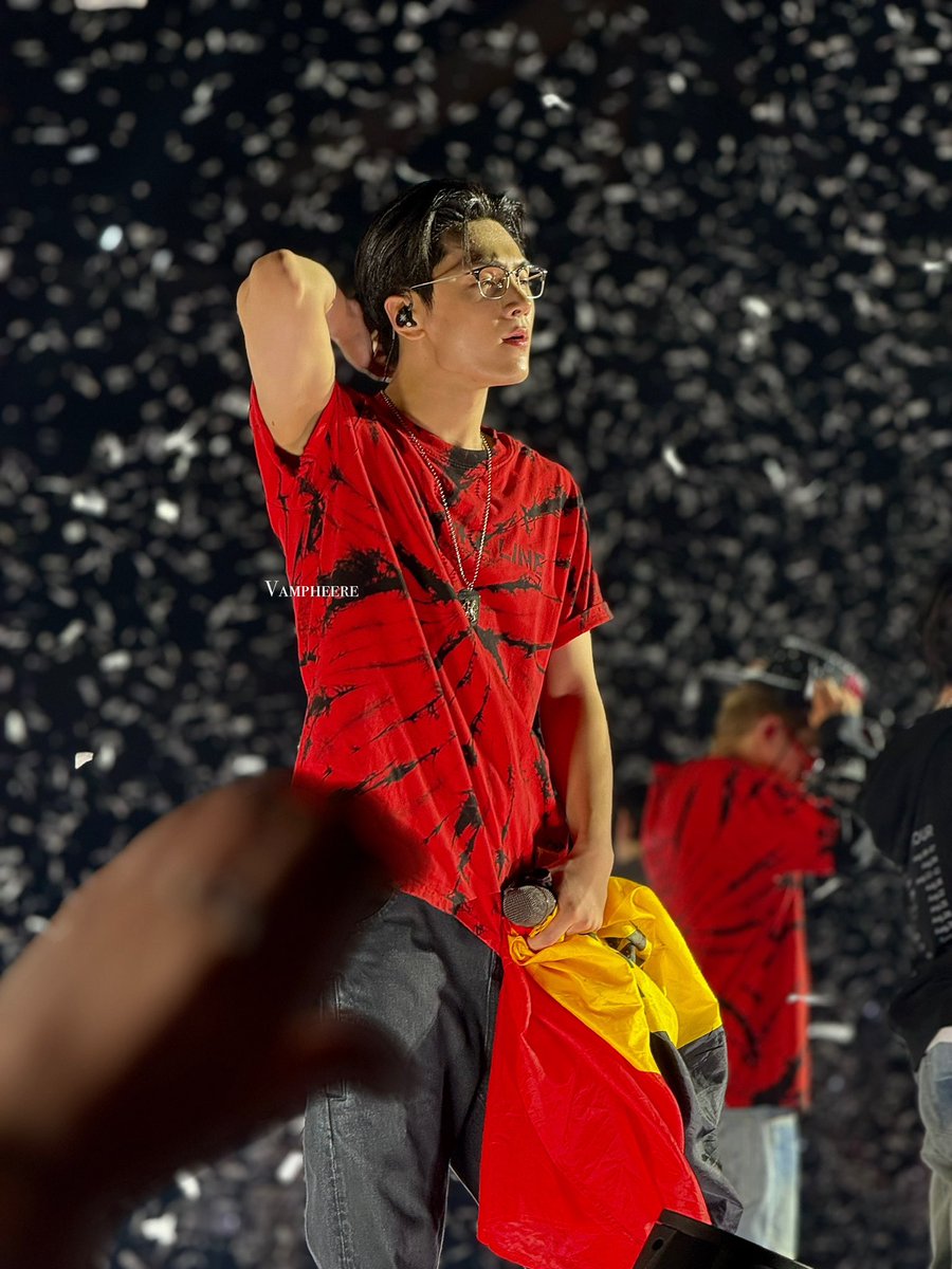 vampheere's tweet image. « Jay is French » en attendant il a mis le drapeau belge sur lui + il aime KDB + il aime la f1 et on a l’un des circuits les plus iconiques de f1 + il parle français 🙂‍↕️🙂‍↕️
Dans mon livre Jay est tellement belge