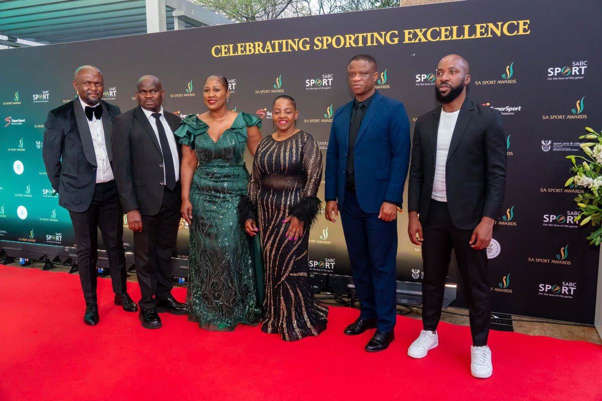 SportArtsCultur's tweet image. Last Sunday, the 18th Edition of the South African Sport Awards dazzled with unforgettable moments and star-studded glamour. Which red carpet highlight stole your heart? 

#IzinjaZeGame
#SASA18thEdition
#CelebratingSportingExcellence