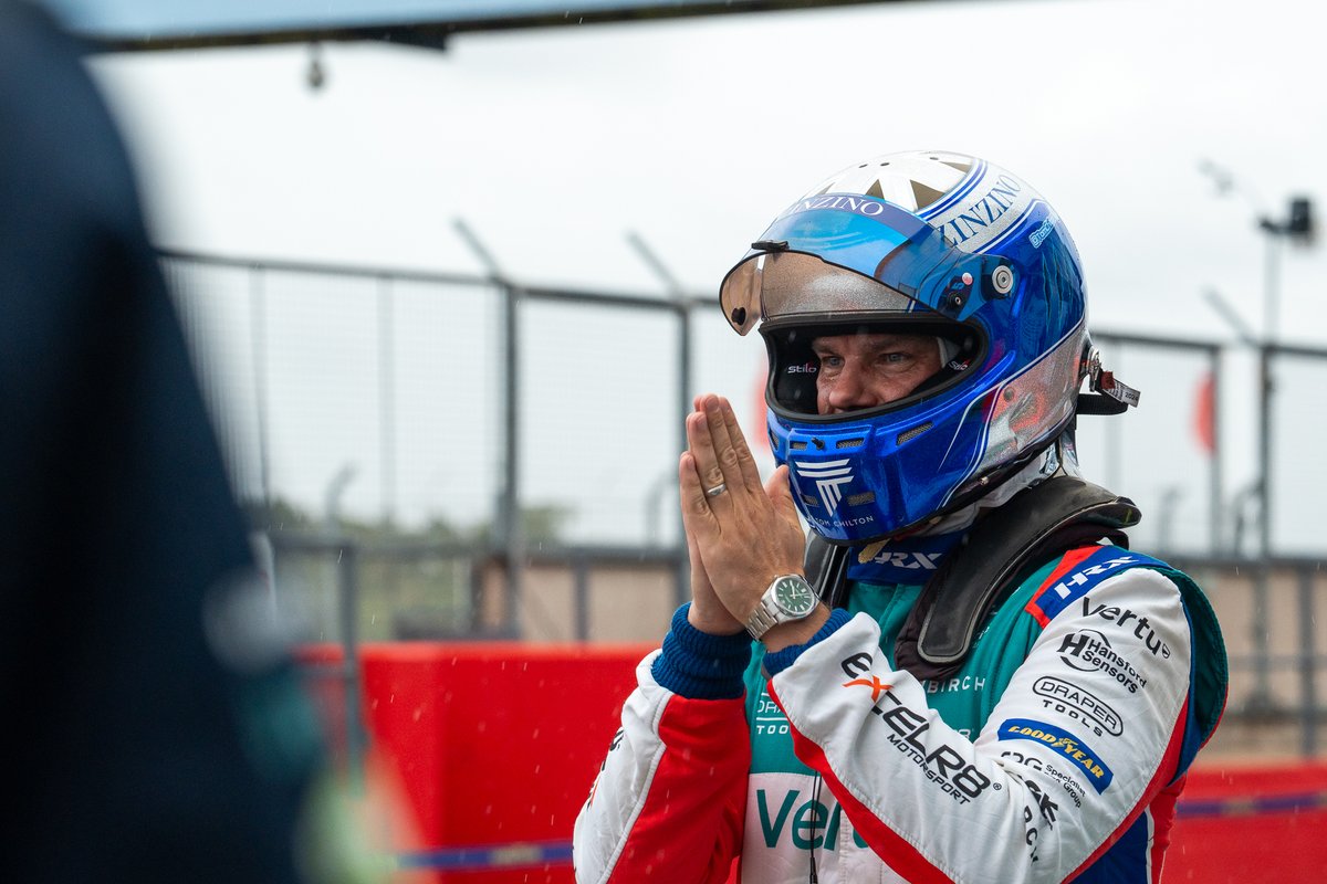 TomChilton_'s tweet image. Starting today from the best possible position!

Here are your race times 👇
Race 1 - 11:30
Race 2 - 14:15
Race 3 - 16:55

#BTCC #EXCELR8 #TeamVERTU #birchgatwick