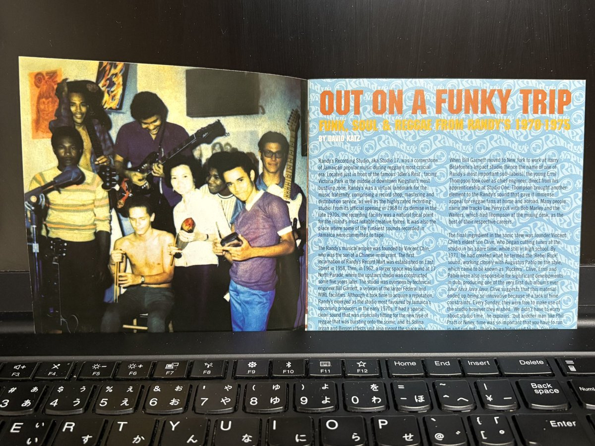 ジャマイカに位置したRandy's Recording Studioで録音された曲を集めたCDを聴く

ライナーにはアジア系の人らの写真もあり、プロデューサーは中国系移民だったようなことが英文で書いてあり

SKAやREGGAE以外にロウなFUNKなんかもやってて交雑具合がオモロい

Bubble Strut
youtu.be/Dp7aCXS2U8g?si…