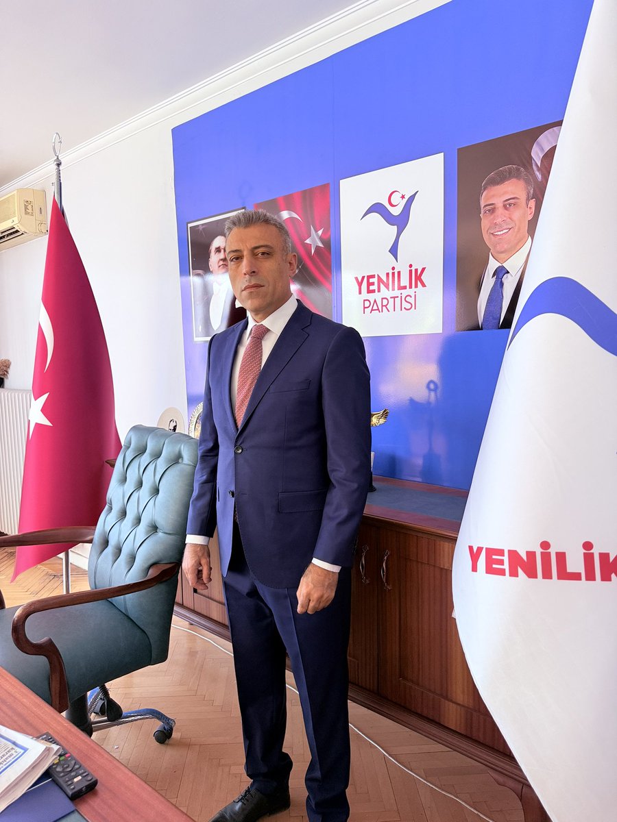 Yenilik Partisi Başkanı ve potansiyel cumhurbaşkanı adayı Öztürk Yılmaz: 

Recep Tayyip Erdoğan, İslam dünyasının kalbine saplanan hançerdir. Mustafa Kemal Atatürk’ün kurduğu laik -üniter ve milli devleti parçalamak istiyor! 

Irak, Suriye, Filistin, Libya ve Mısır ve Türkiye’de