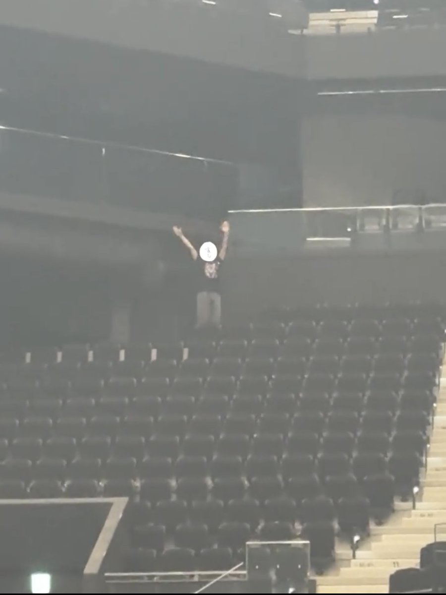 🎲いれいすShorts動画投稿！🎲

迷子のメンバー発見ww みんなも探してみて👀‼️
youtube.com/shorts/25GHuR_…

🎲TikTokはこちら！
tiktok.com/@ireisu_info

#いれいす