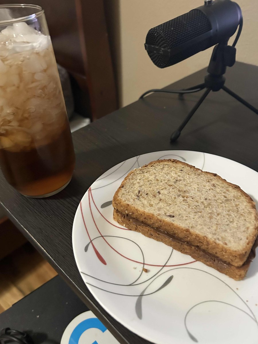 lilwiseguytekno's tweet image. Getting #Knowledgeable with the eats.