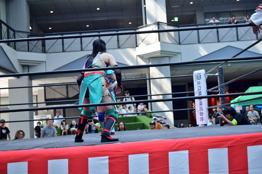 uttsubucho's tweet image. タッチして、フライングペンギンvsKONOHA。

ヘッドロック→ショルダーチャージ！

良い感じやぞ。

#KONOHA
#港区プロレスまつり