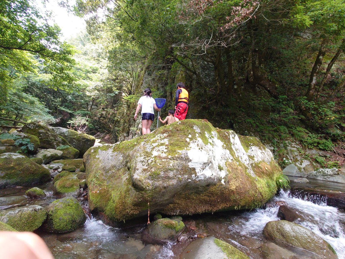 夏の終わりはザリガニ釣り
川遊びしたり海行ったり山で遊んだり…田舎暮らしは良いねー。
子育てや老後に鳥取暮らしおすすめ

#鳥取県の良さをPRする鳥取県住みます芸人