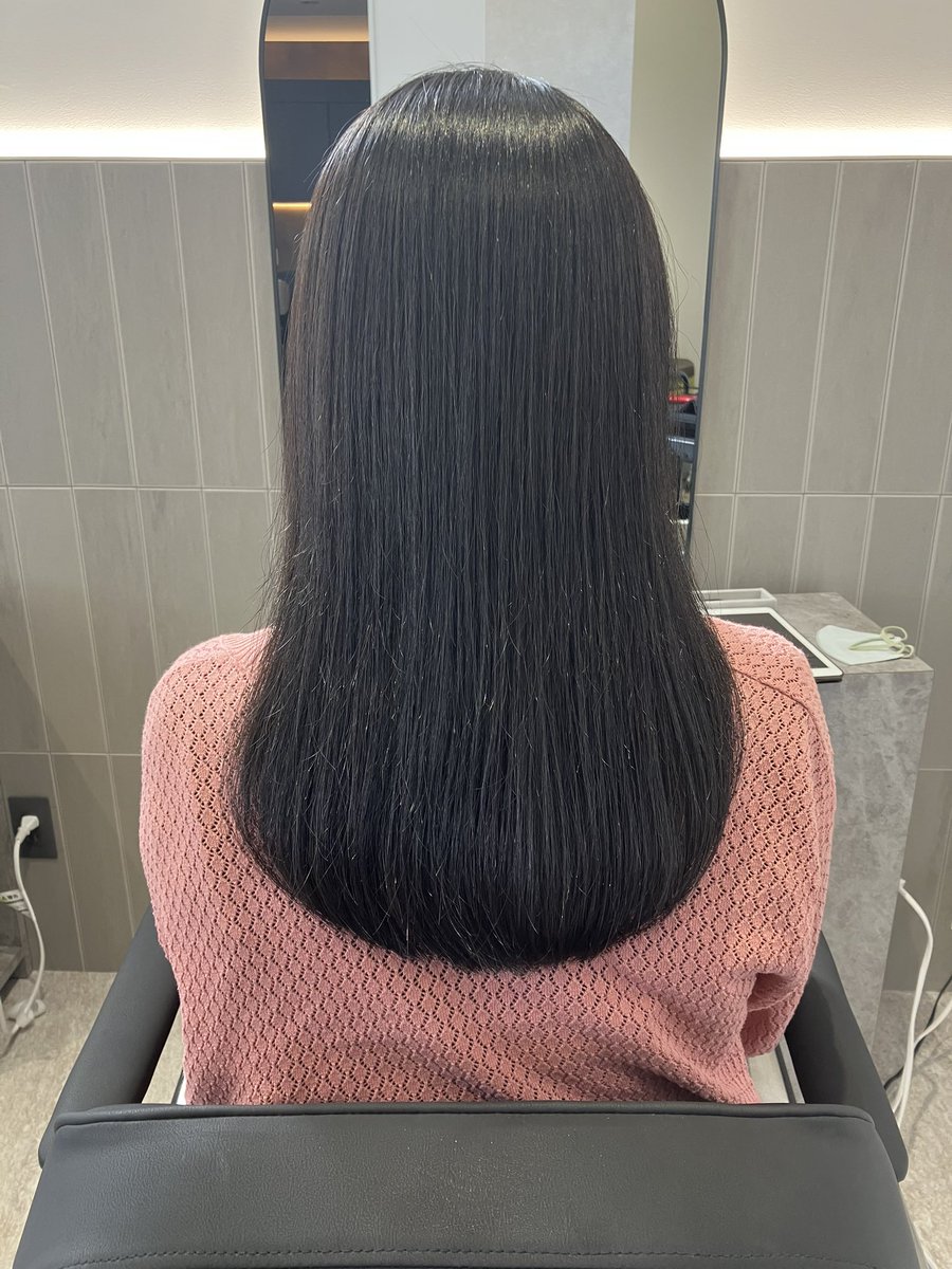 ビフォーアフター
黒染めもしてもらった(︎︎︎︎✌︎  ॑꒳ ॑ ︎︎︎︎✌︎)
(元々染めてません地毛です)