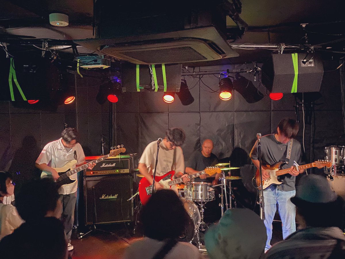 4番手はガタリ！

流石の演奏力！
そしてそのバンドサウンドに乗る温かな歌声にしびれまくりだ～！