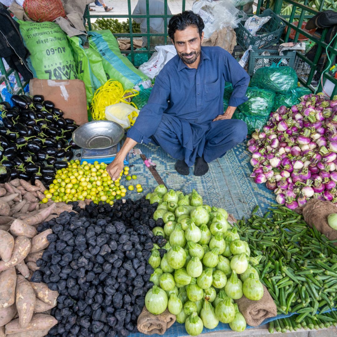 🌍 Why does crop diversity matter? It enables:

🌿 Resilient crops that withstand pests and diseases
🥗 Securing food and nutrition for all
🚜 Supporting farmers’ livelihoods
👩‍🍳 Bringing variety and balance to our diets

Discover more ➡️ tinyurl.com/yc6ta26b