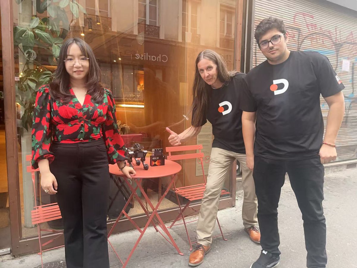 DRoboticsDev's tweet image. Paris nights hit different when you’re with awesome D-Robotics devs! 🥐✨ We spent the evening eating great French food, geeking out over tech hacks, and laughing.
The highlight of the night? Handing out the first-ever D-Robotics Advocates T-Shirts to our earliest community…