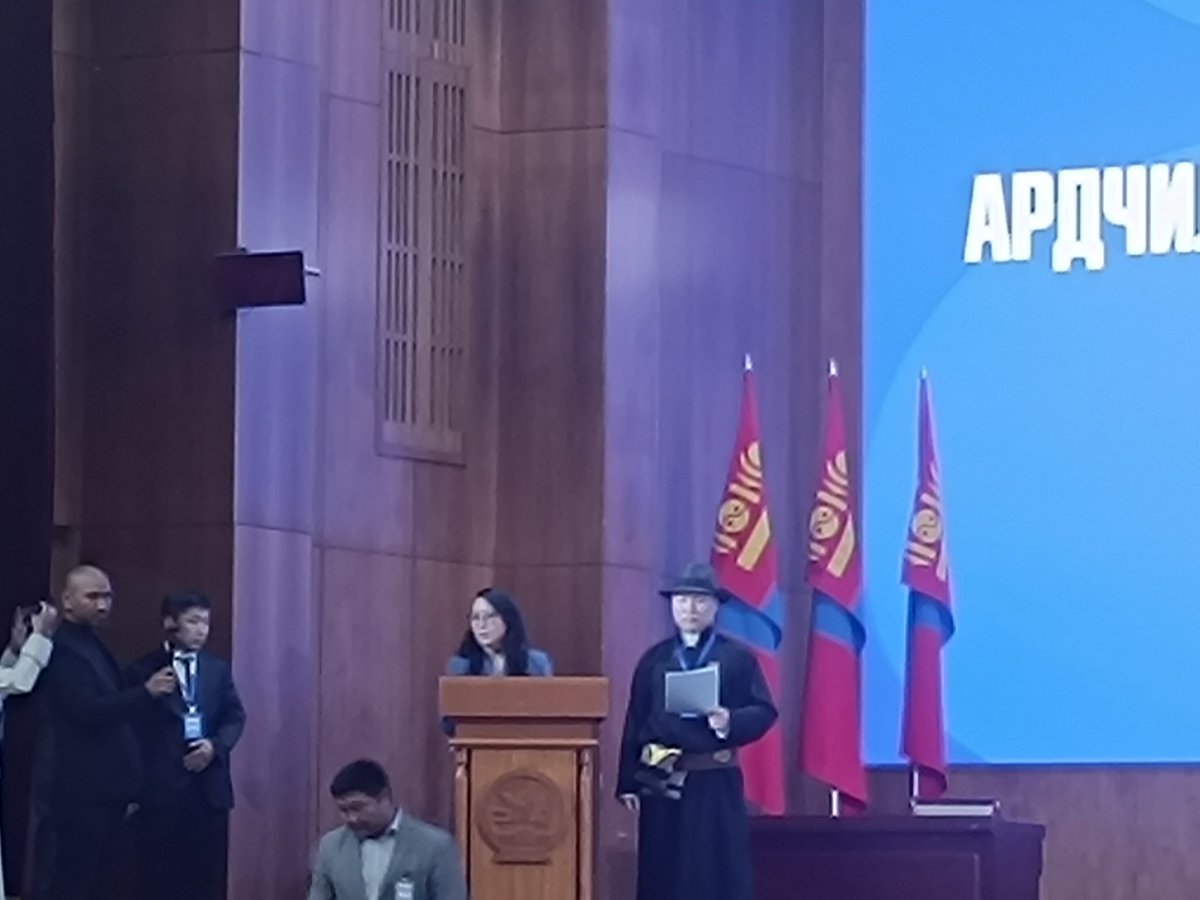 Чуби (@ochuluunbileg) on Twitter photo <a href="/bayarmaaju/">Жудагийн Баярмаа🇲🇳</a> :Нэр дэвшигчид эв нэгдэлтэй өрсөлдлөө. Ялагч О.Цогтгэрэлд баяр хүргэе. Сонгуулийн зохион байгуулах баг шударга сайн ажиллаа. Намайг дэмжсэн 33 хүнд баярлалаа. Сошл дэмжигчиддээ баярлалаа гэнэ <a href="/bayarmaaju/">Жудагийн Баярмаа🇲🇳</a> :Нэр дэвшигчид эв нэгдэлтэй өрсөлдлөө. Ялагч О.Цогтгэрэлд баяр хүргэе. Сонгуулийн зохион байгуулах баг шударга сайн ажиллаа. Намайг дэмжсэн 33 хүнд баярлалаа. Сошл дэмжигчиддээ баярлалаа гэнэ