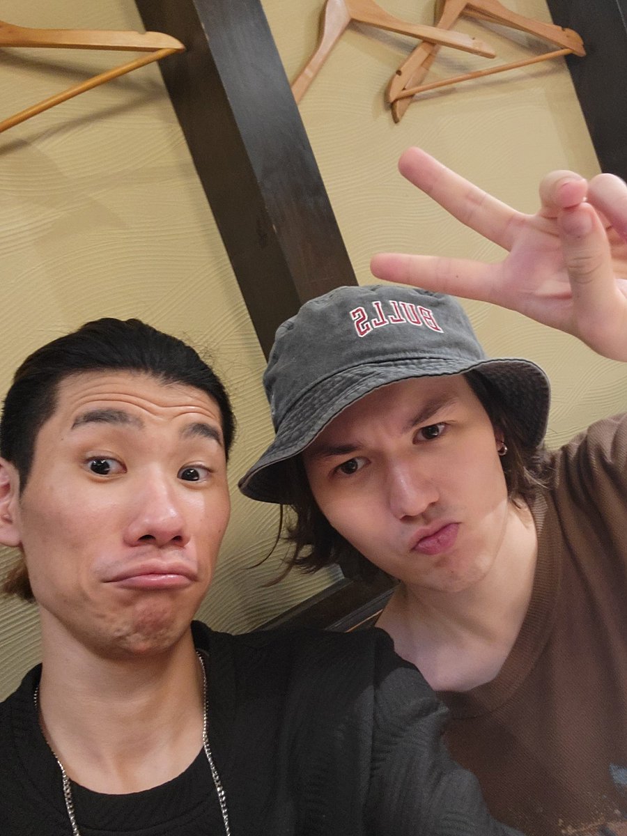 usabinbin tweet media