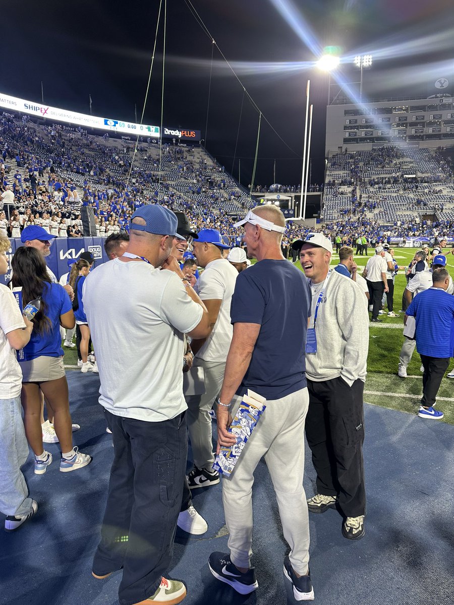ronthe3manweav's tweet photo. Former Corner Canyon &amp; current Giants QB Jaxson Dart was in the house tonight for the #BYU vs. #PortlandState game tonight.

#BYUFOOTBALL #Big12 #ESPNTheFan https://t.co/69AZ119gbr
