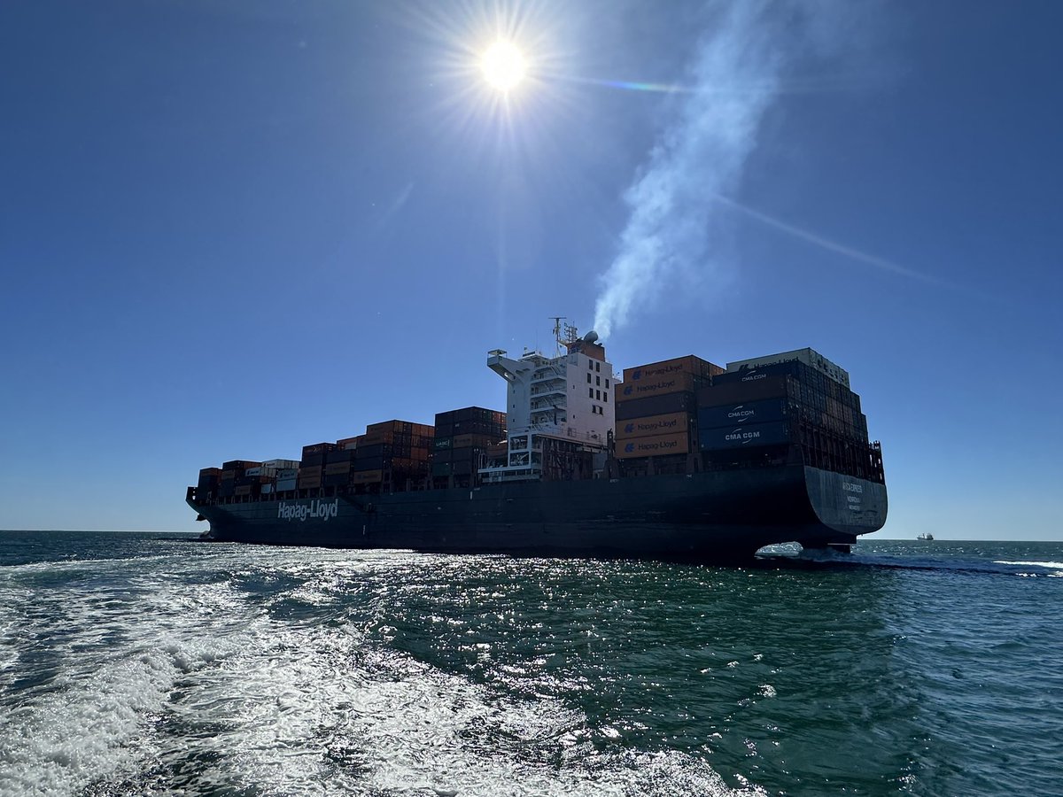 Qué maravilla, mínima avante de 9 nudos.