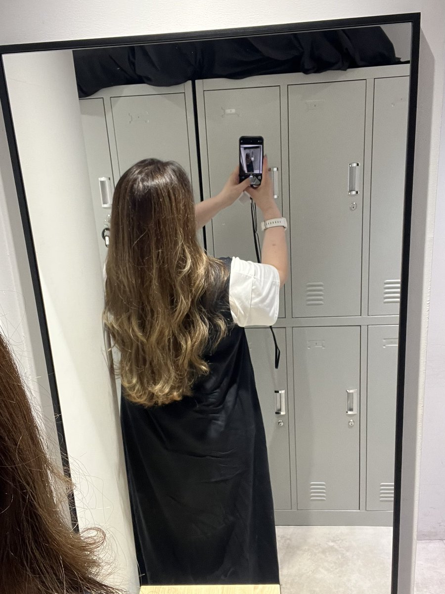 zikzin_33's tweet image. 毛先5センチ程カット✂️して
ハイライト入れて、カラーと
トリートメントで約3時間半
VIRONのクレープは、
エシレバターとお砂糖です💗
#startokyo
#ktwo