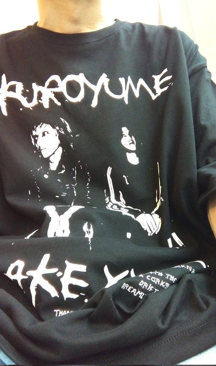 人生で一番大好きな黒夢のLIVEを観にZEPP福岡に来たぞおっ🤟
東京に居た時は何回も観たけど福岡で観るのは確か1998年12月の福岡サンパレスのCORKSCREWのツアー以来なんだよ。
あの約27年前のCORKSCREWツアーが今また観れるとかそれだけでもう泣きそうだわ😭
過去も今も青春！Tシャツもゲット🤟 #黒夢