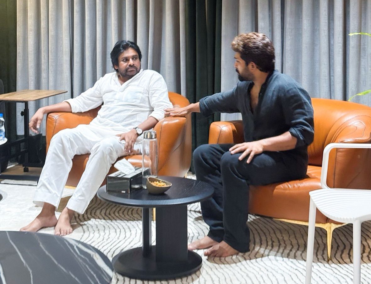 venupro's tweet image. Andhra Pradesh Deputy CM @PawanKalyan garu visited #AlluAravind garu and Icon Star @AlluArjun at their residence to personally convey his condolences on the demise of #AlluKanakaratnam garu.