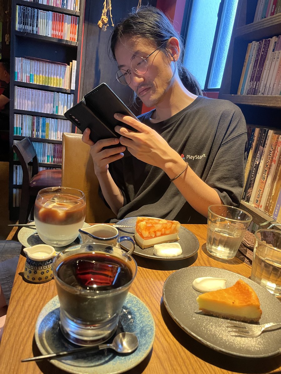 40杯飲んだ後にザキヲ兄さんと眞踏に来ている、「美味しい」と唸っている