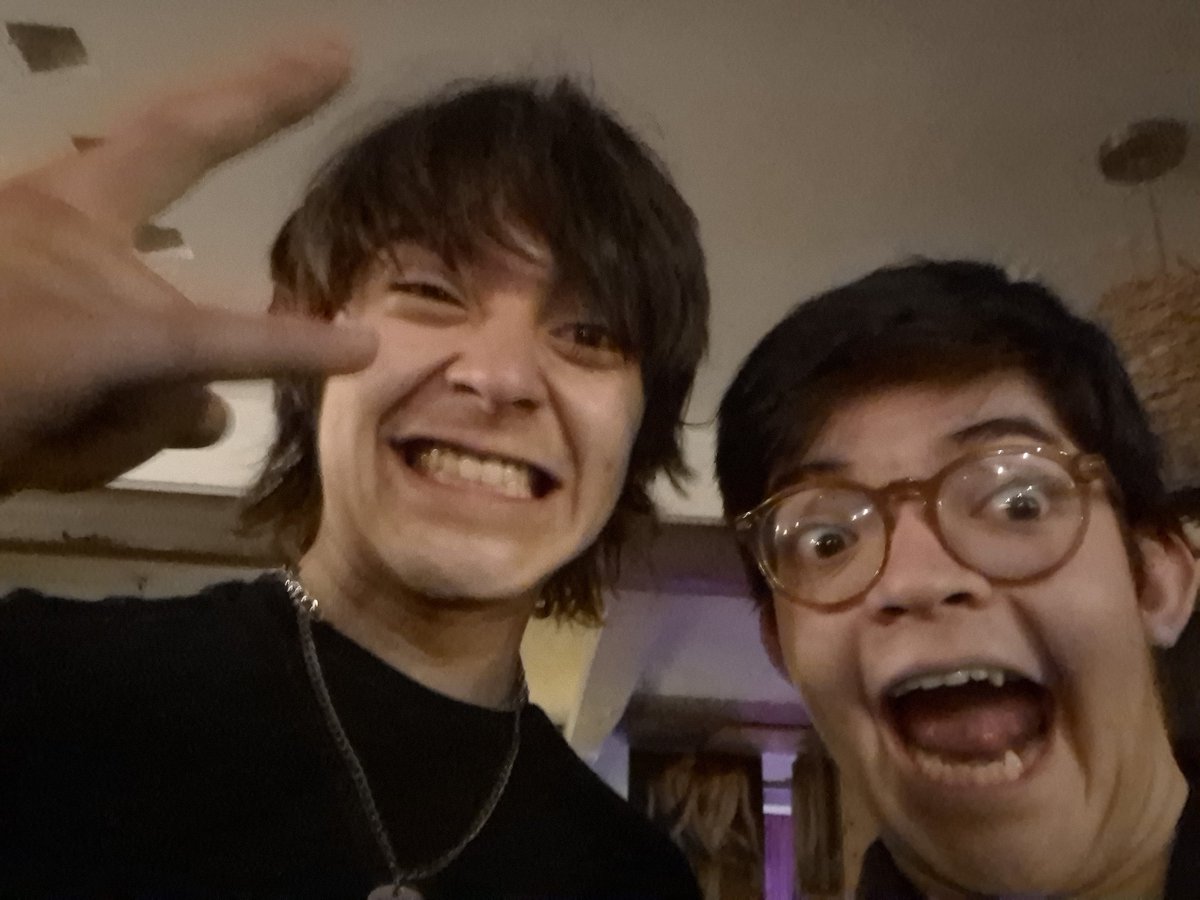 Que viva la música cabrones.