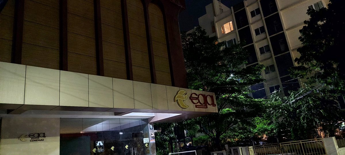 I booked a Gold class ticket on your theater <a href="/EGACinemas/">EGA CINEMAS</a> due to gold and silver class renovation works going in full swing theater management told to go and sit in balcony and shocked to see all are couple seat and no single seats🤣
Ipdi ena manavulachal ku aal aakitengale bhaa
